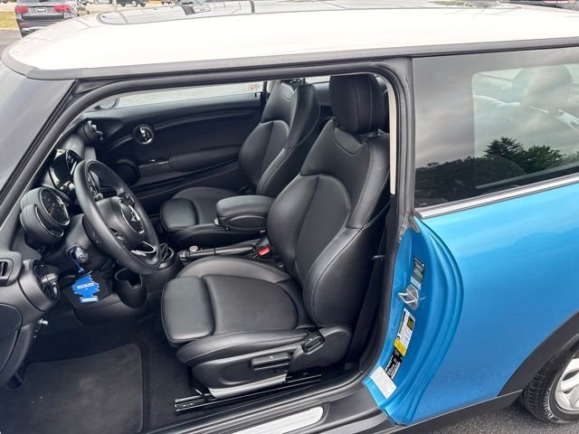 Used 2018 Blue MINI Base image 8