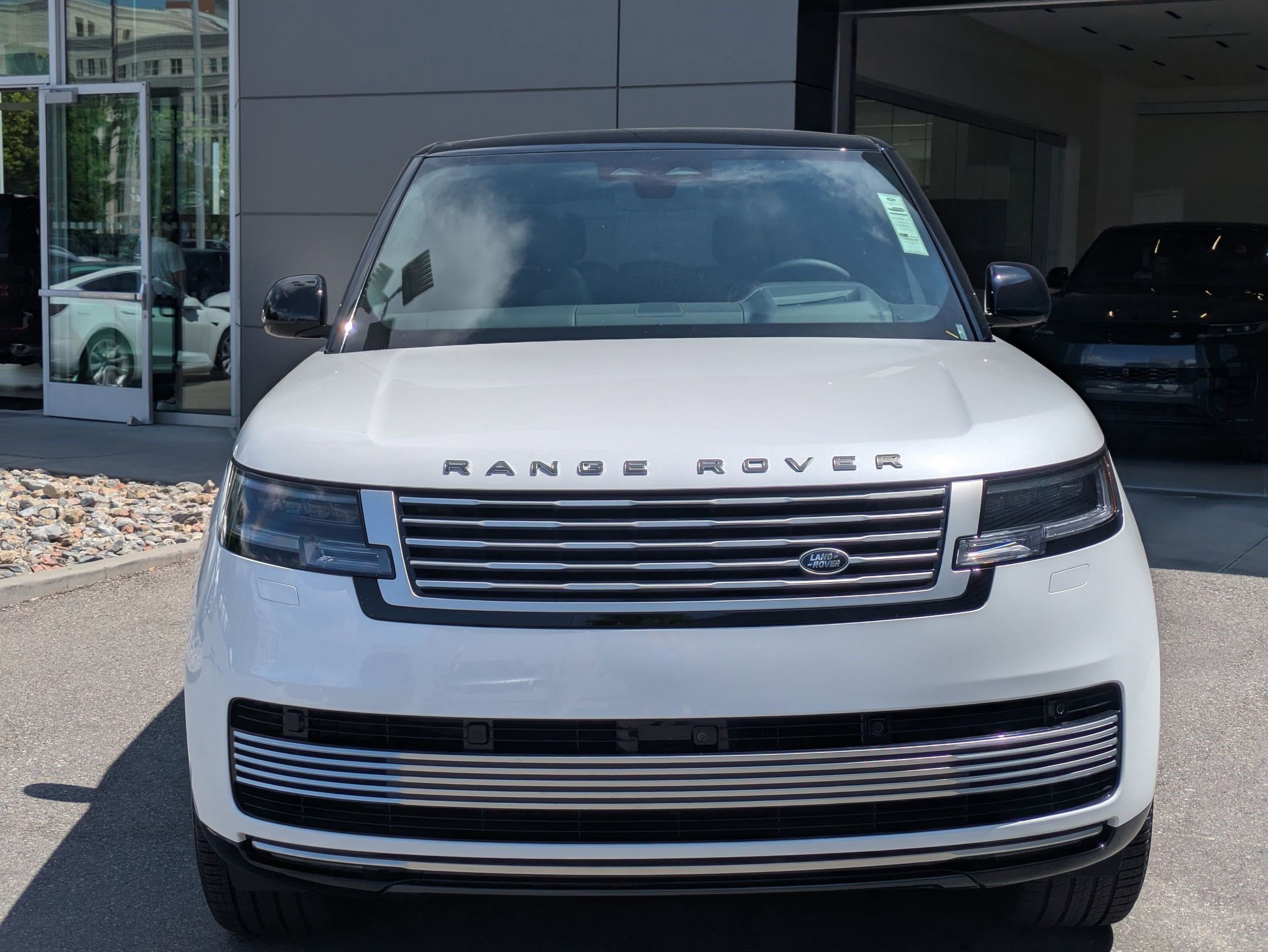 New 2025 Ostuni Pearl White Land Rover SV image 2
