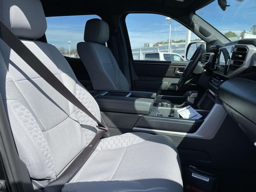2025 Toyota Tundra SR5 - Photo 44