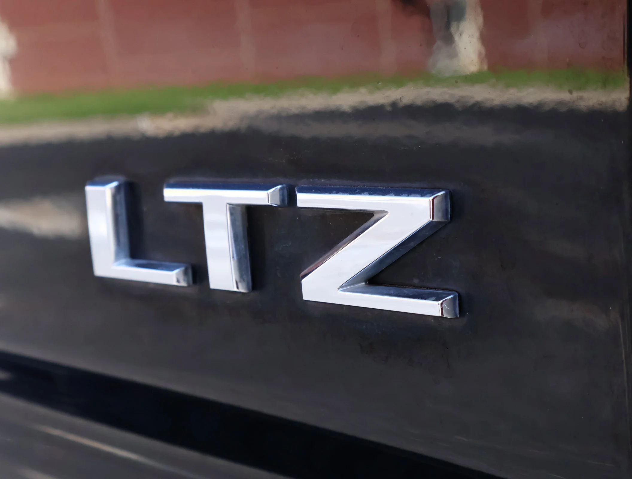 Used 2022 Black Chevrolet LTZ image 27