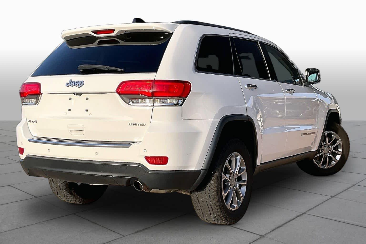 Used 2016 Bright White Clearcoat Jeep Limited image 12
