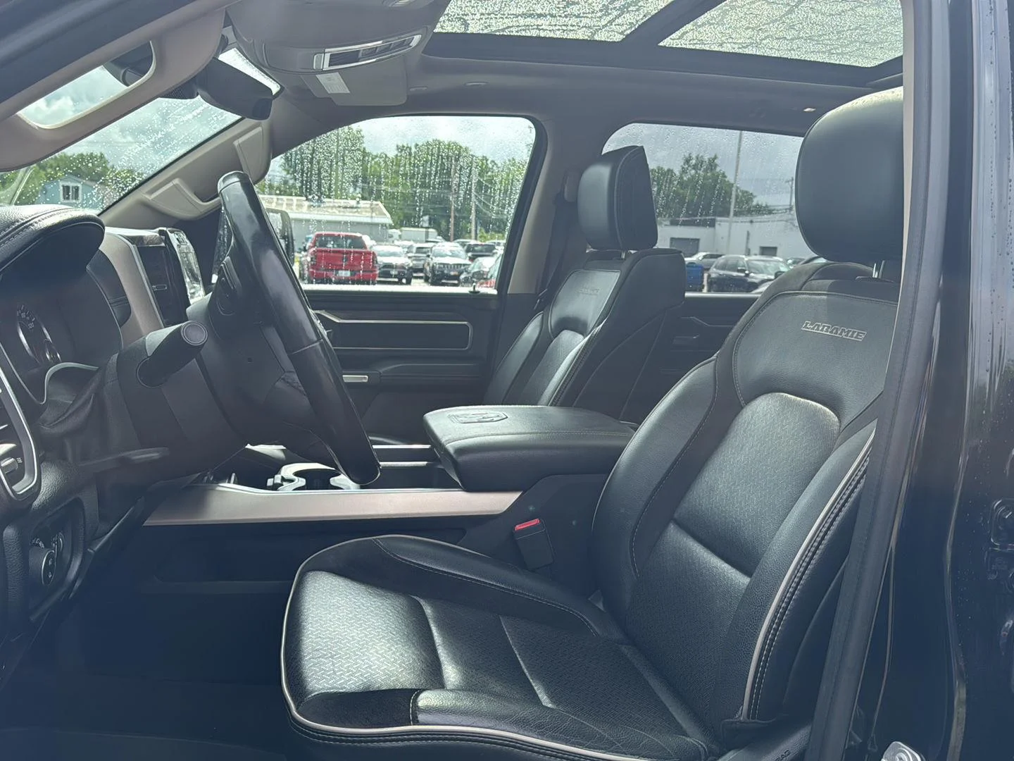 Used 2019 Diamond Black Crystal Pearlcoat Ram Laramie image 3