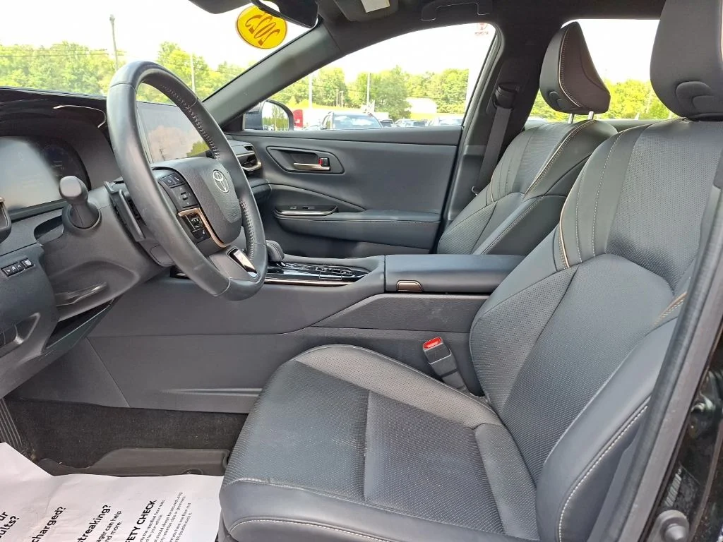 Used 2025 Black Toyota  image 17