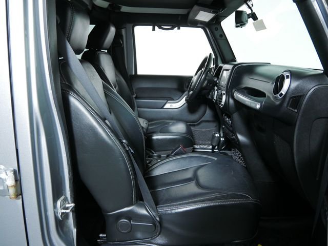 Used 2014 Gray Jeep Unlimited Rubicon image 13