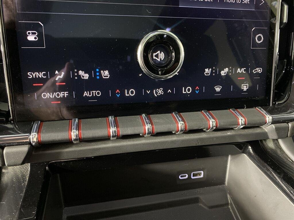 Used 2025 Onyx Black GMC AT4 image 23