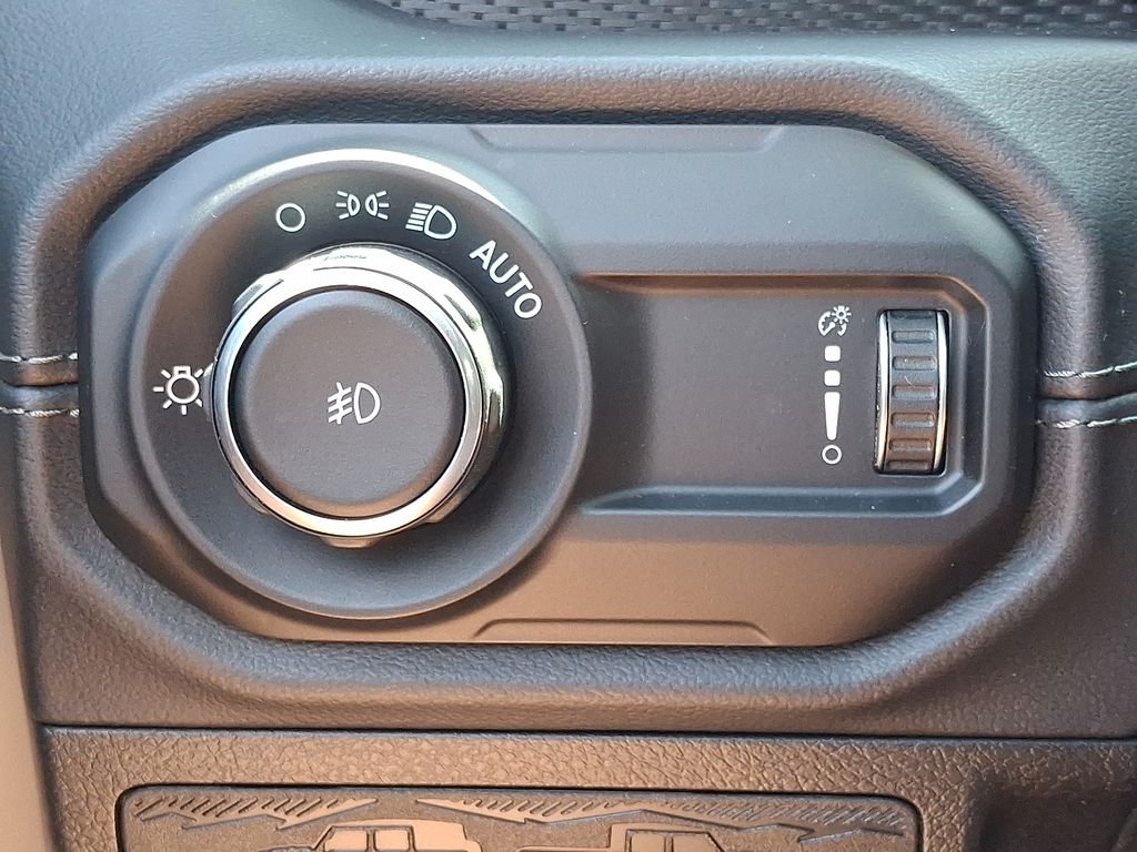 Used 2024 White Jeep Rubicon image 25