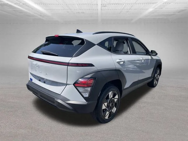 Used 2025 Gray Hyundai SEL image 8