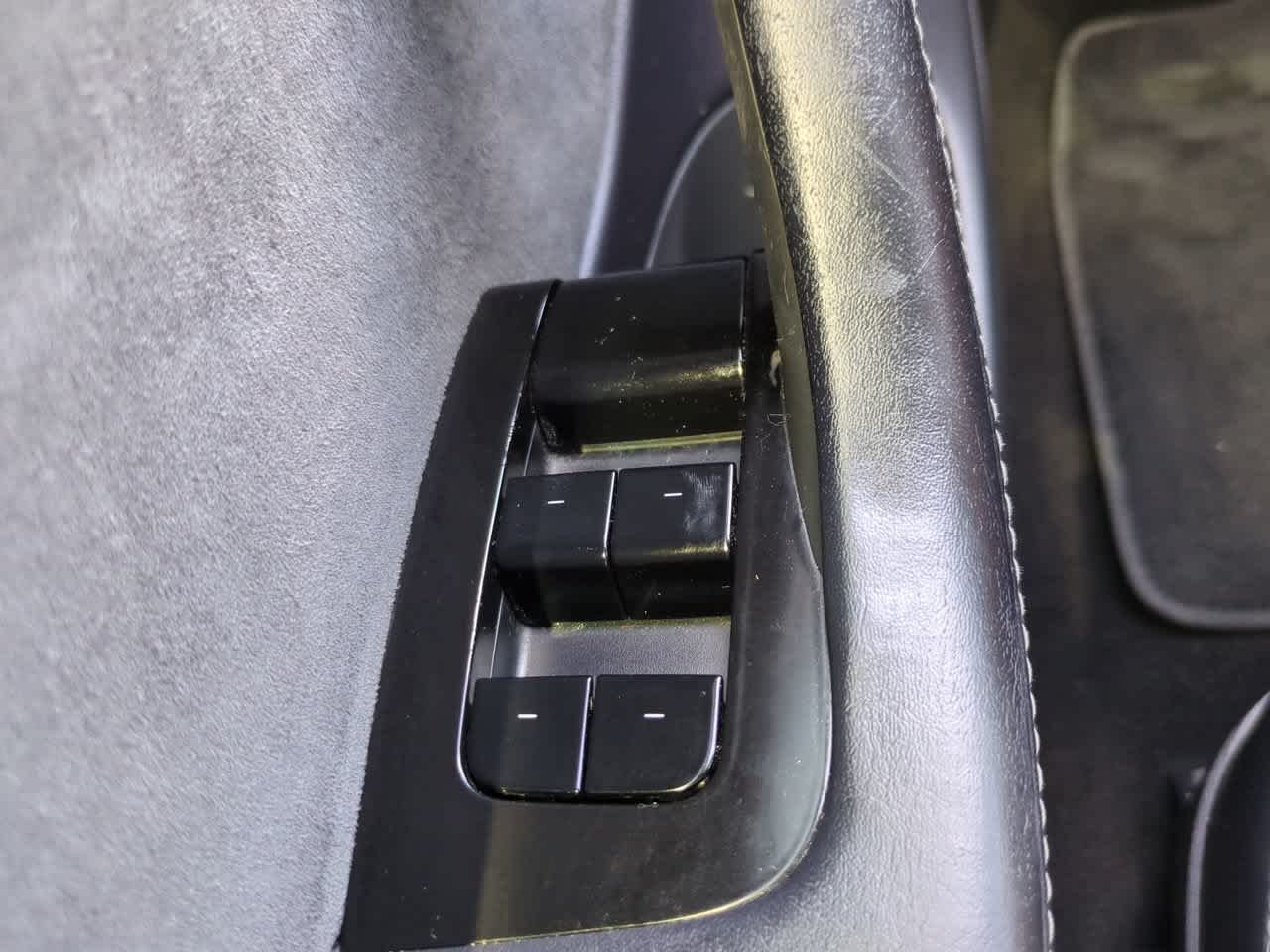 Used 2018  Tesla  image 22