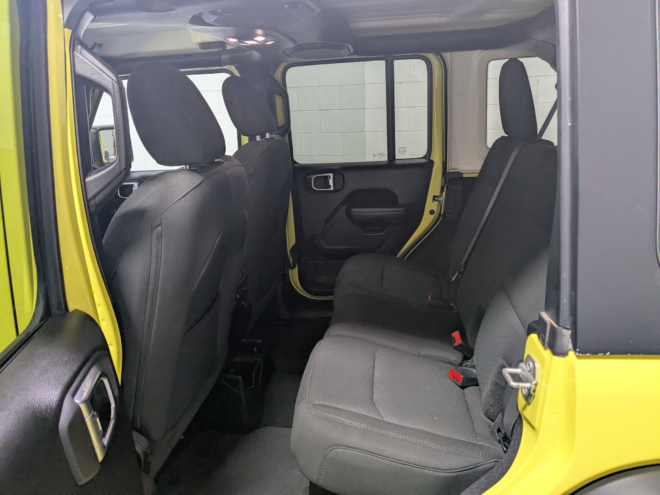 Used 2023 High Velocity Clearcoat Jeep Sport S image 21