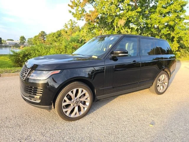Used 2018 Santorini Black Metallic Land Rover HSE image 1