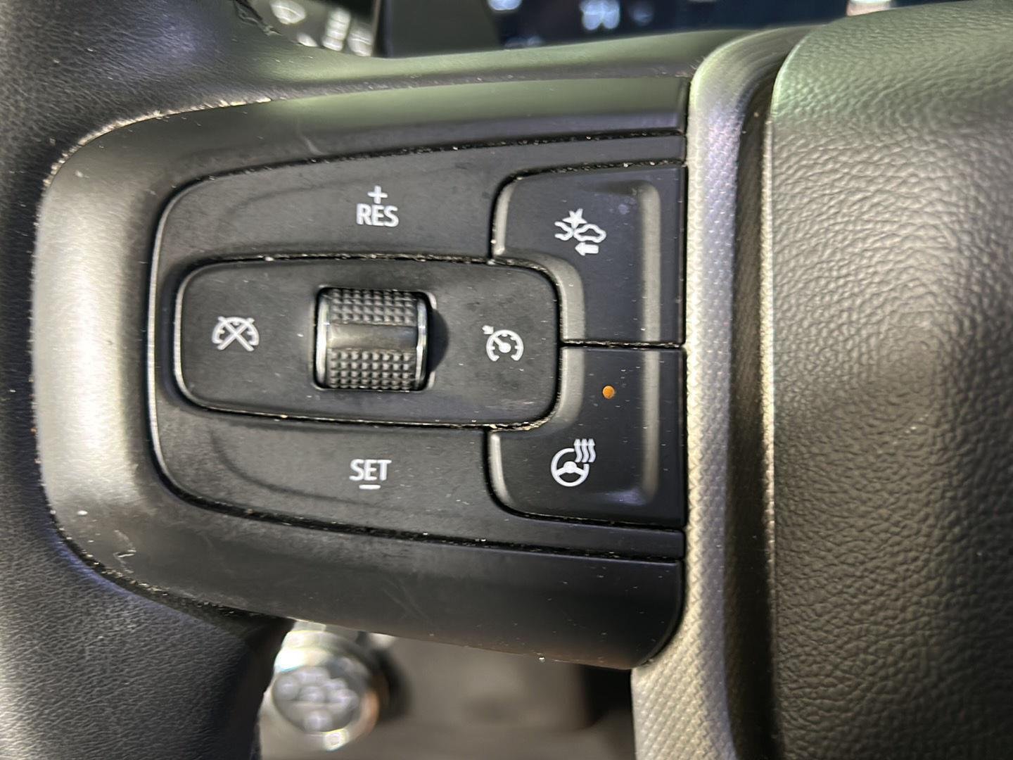 Used 2023 White Frost Tricoat GMC Denali image 25