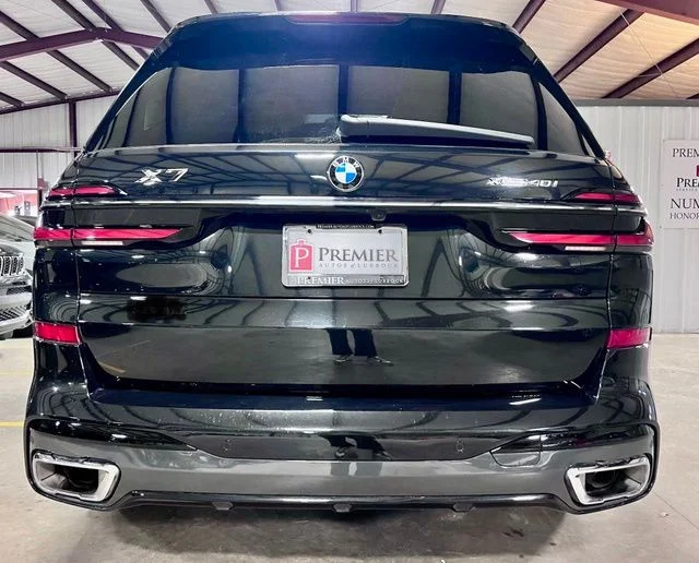 Used 2025 Black BMW xDrive40i image 4