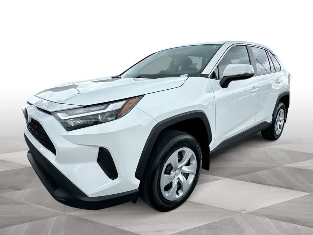 Used 2025 Ice Cap Toyota LE image 4