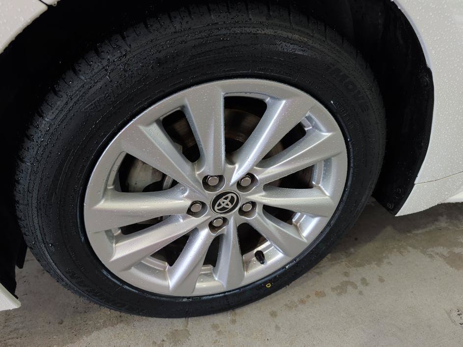 Used 2023 Ice Toyota LE image 7