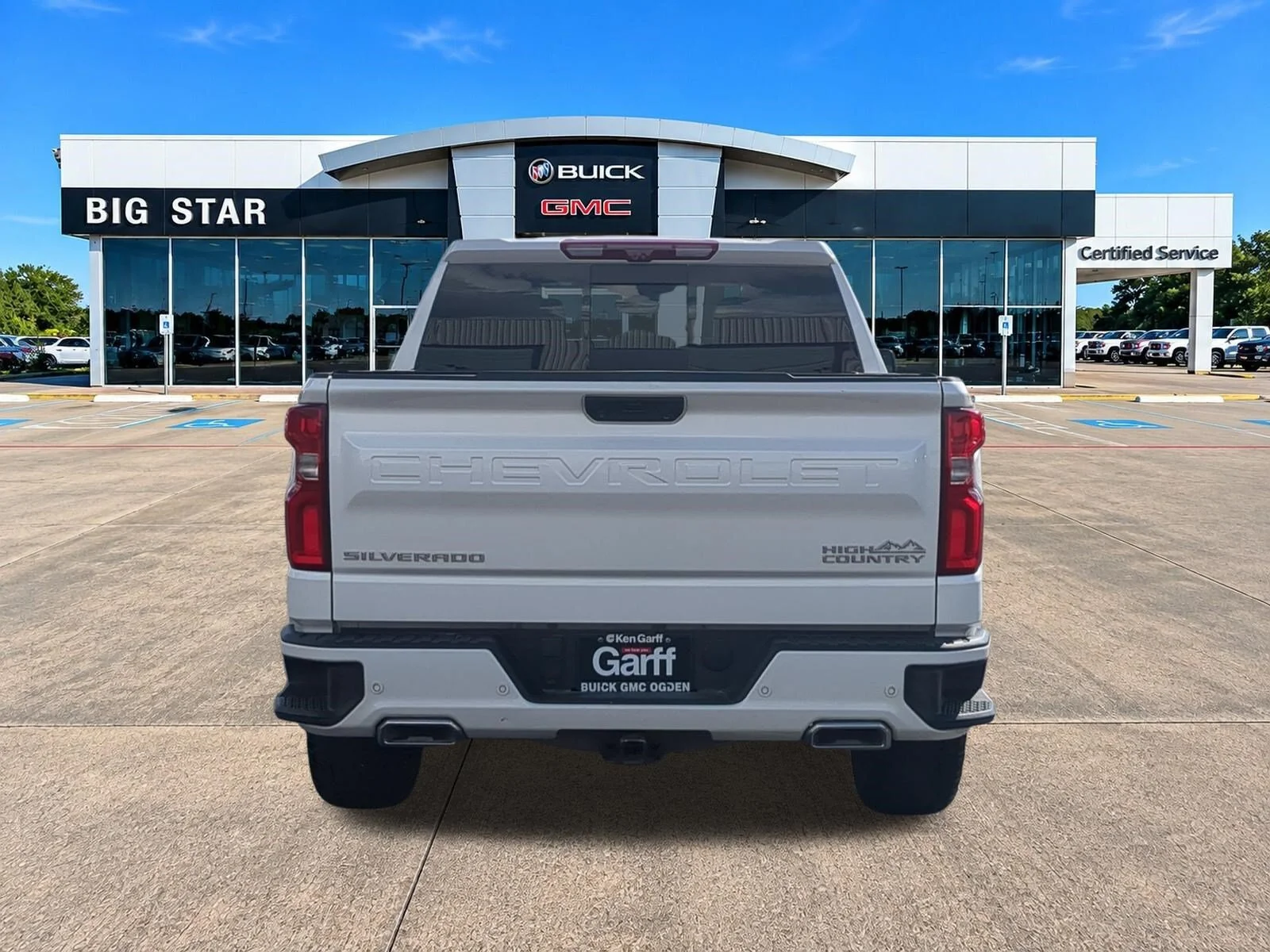 Used 2023 Iridescent Pearl Tricoat Chevrolet High Country image 4
