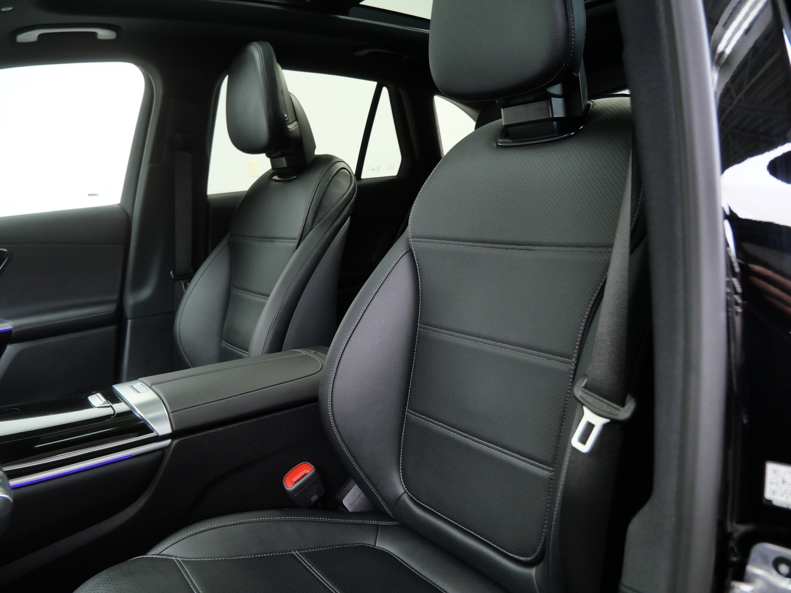 Certified Used 2026 Black Mercedes-Benz GLC 300 image 15