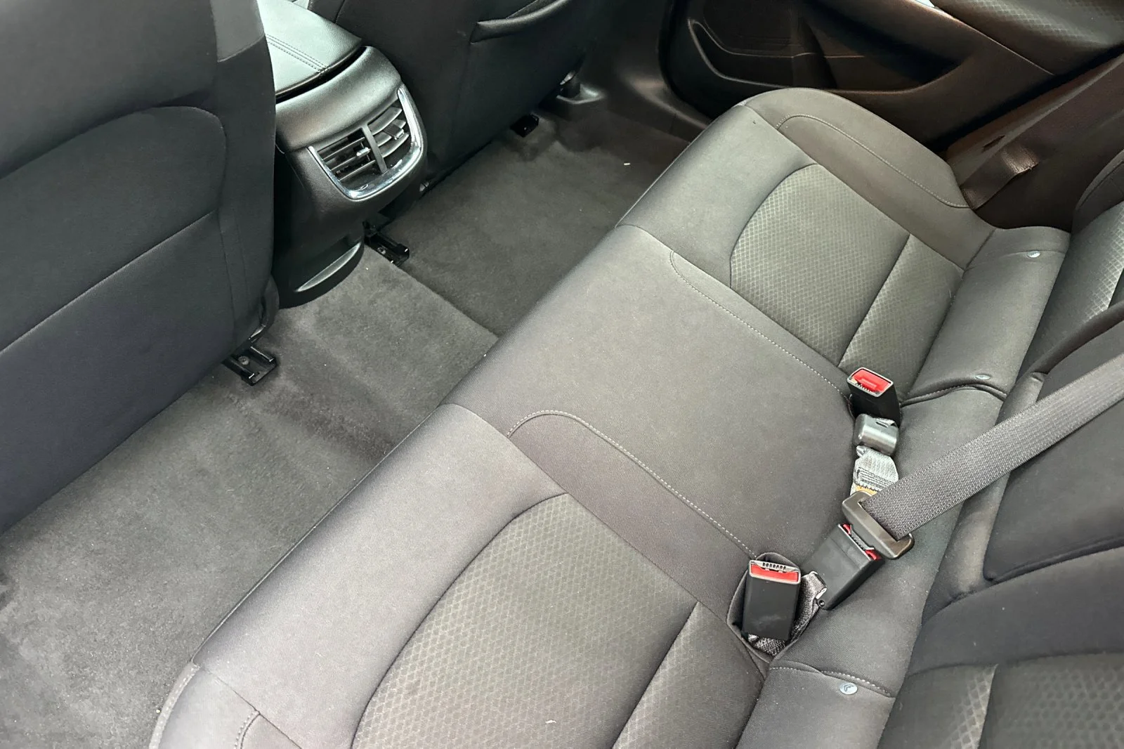 Used 2024 Summit White Chevrolet LT image 10