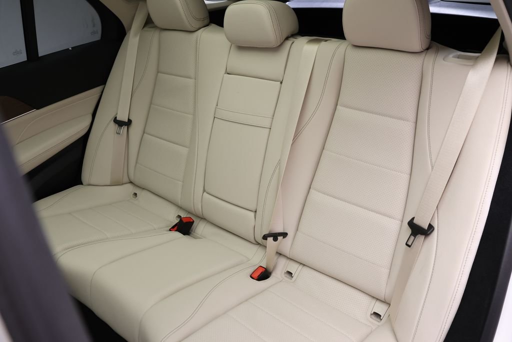 Used 2026 Polar White Mercedes-Benz GLE 350 image 45