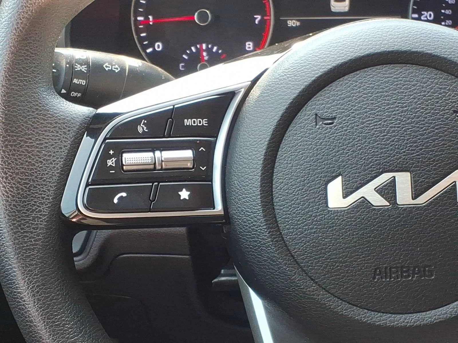 Used 2023 Currant Red Kia LXS image 14