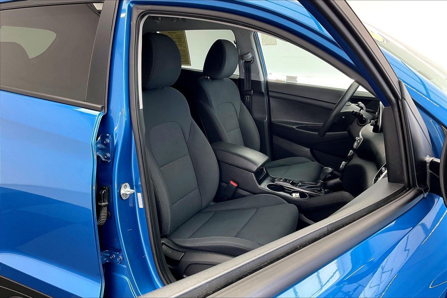 Used 2020 Aqua Blue Hyundai Value image 6