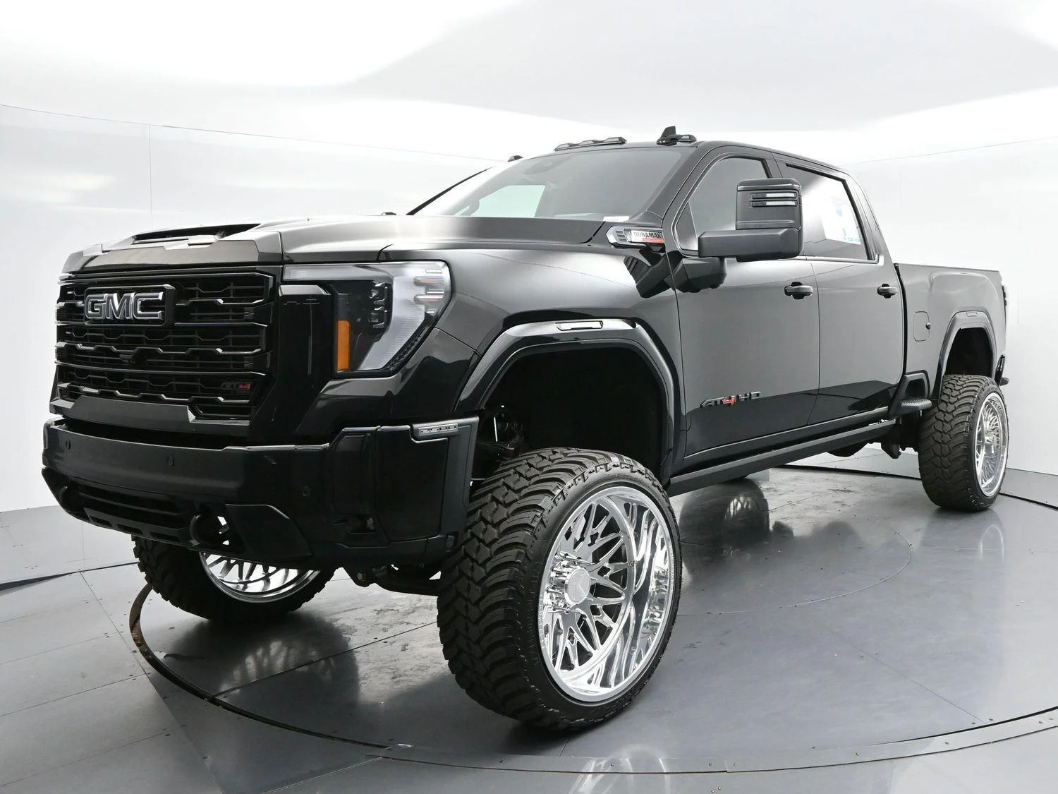 Used 2025 Onyx Black GMC AT4 image 3