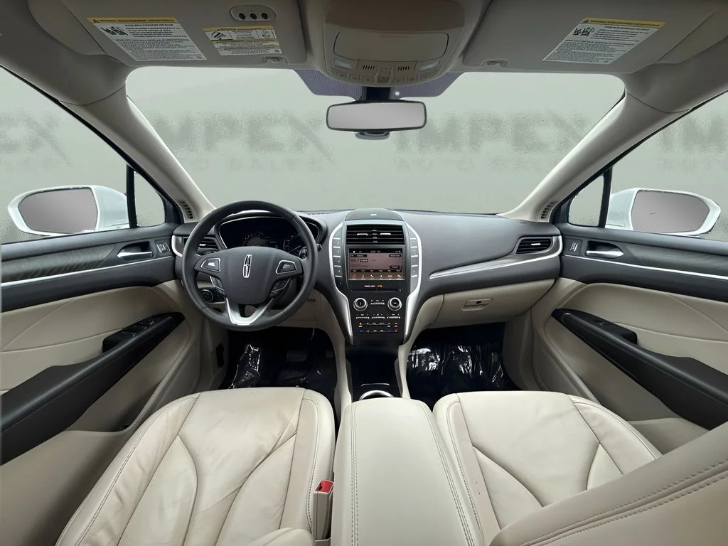 Used 2019 White Lincoln Reserve image 8
