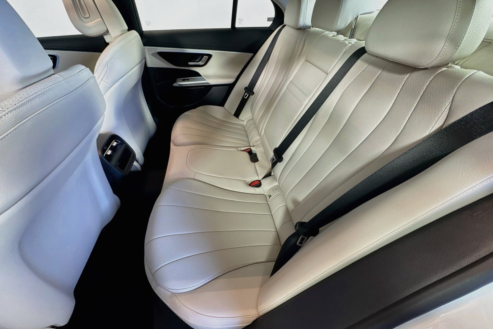 New 2027 Polar White Mercedes-Benz E 450 image 22