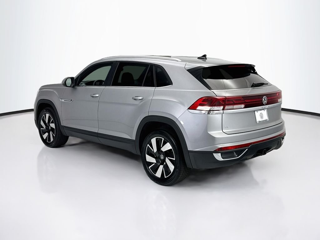 New 2026 Silver Mist Metallic Volkswagen SE w/Technology image 7