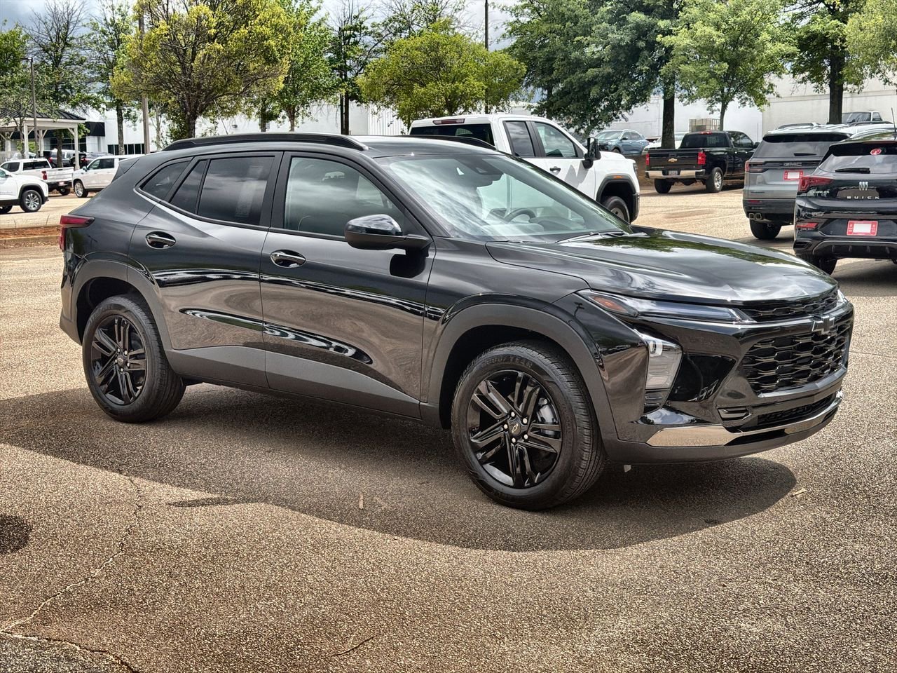 New 2026 Mosaic Black Metallic Chevrolet ACTIV image 2