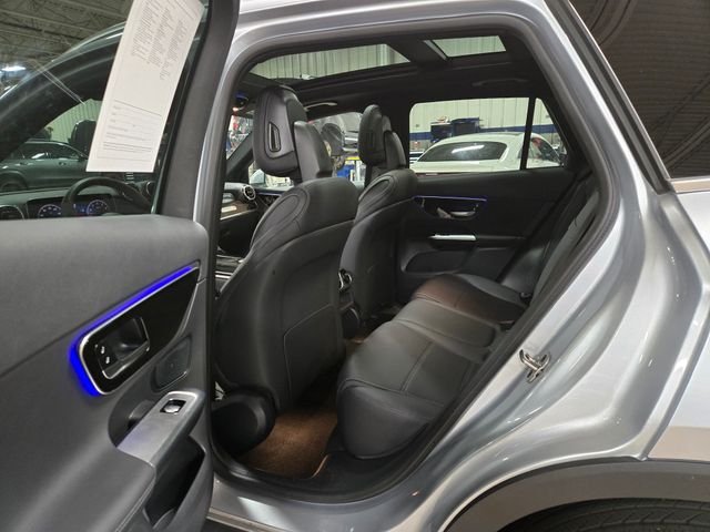 Used 2026  Mercedes-Benz GLC 300 image 7