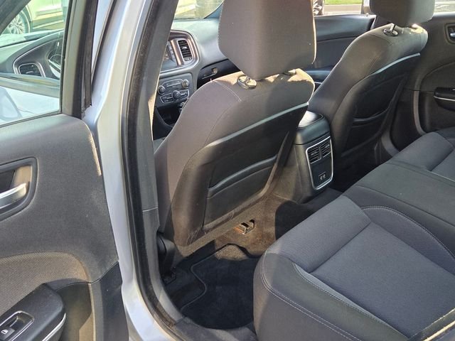Used 2015 Silver Dodge SE image 7