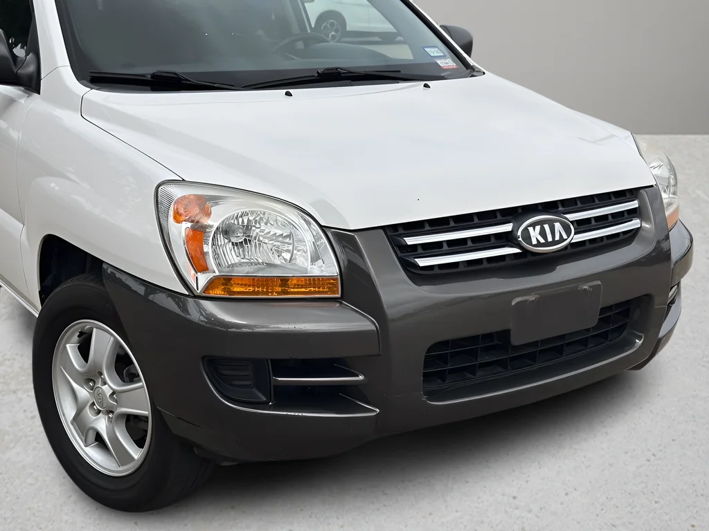 Used 2007 White Kia LX image 22