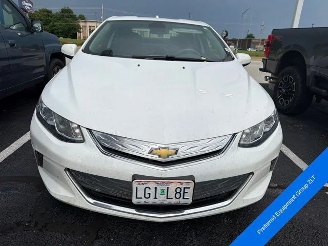 Used 2017 Summit White Chevrolet LT image 2
