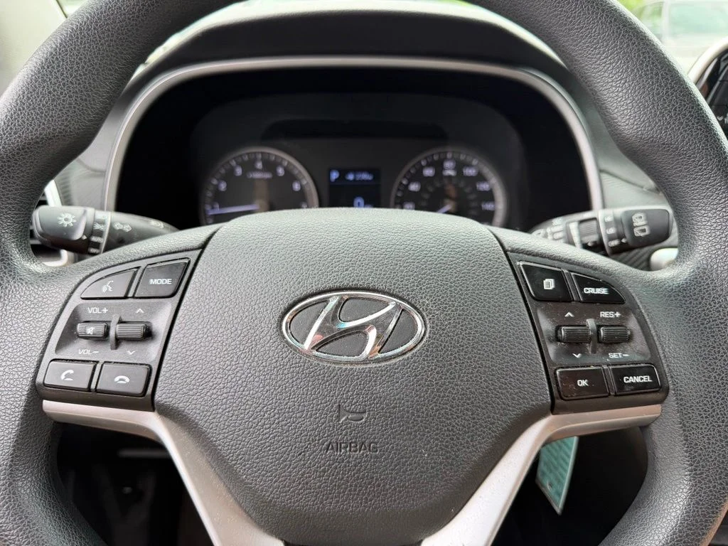 Used 2019 Red Hyundai SE image 28