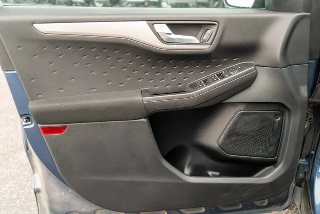 Used 2020 Blue Ford SE image 16