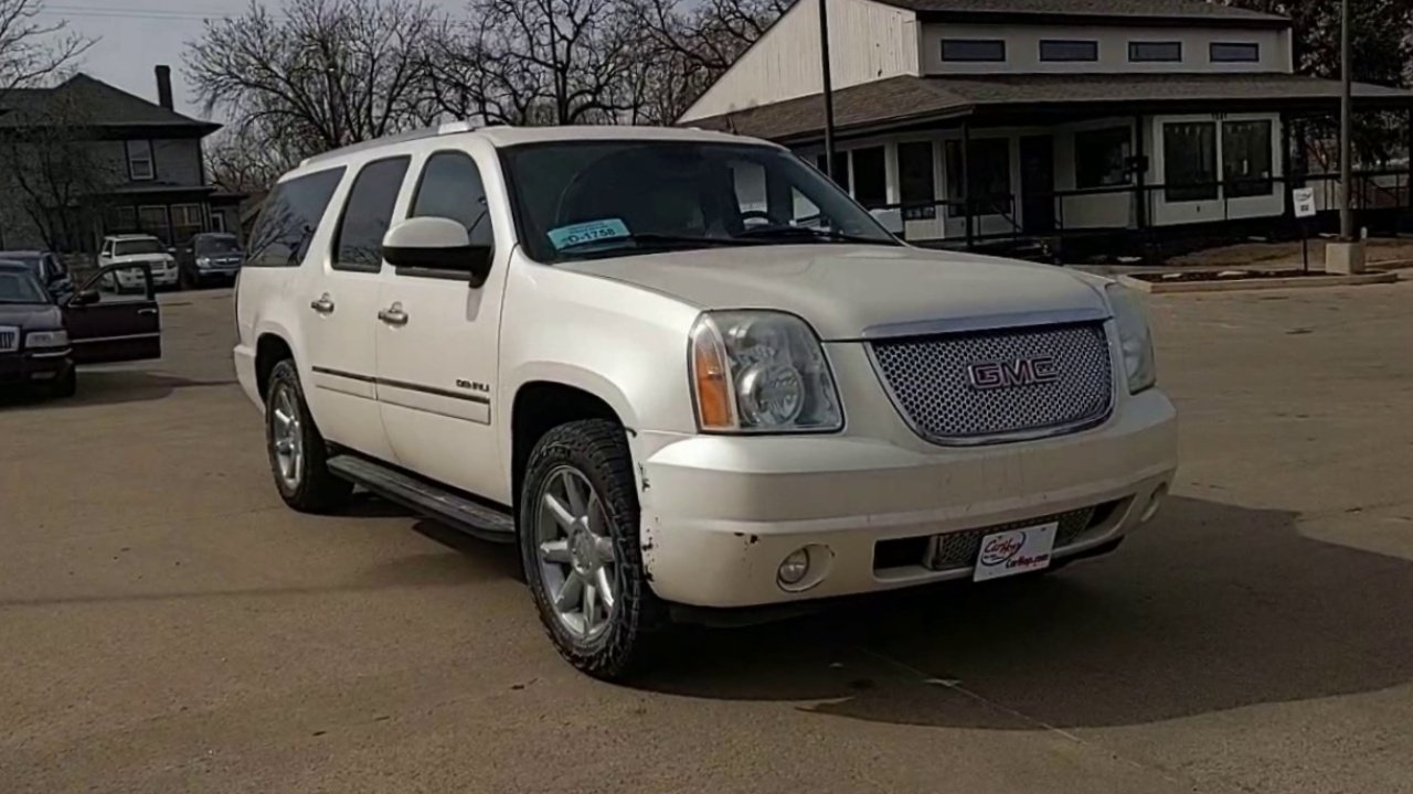 2011 Gmc Yukon XL Denali photo 2