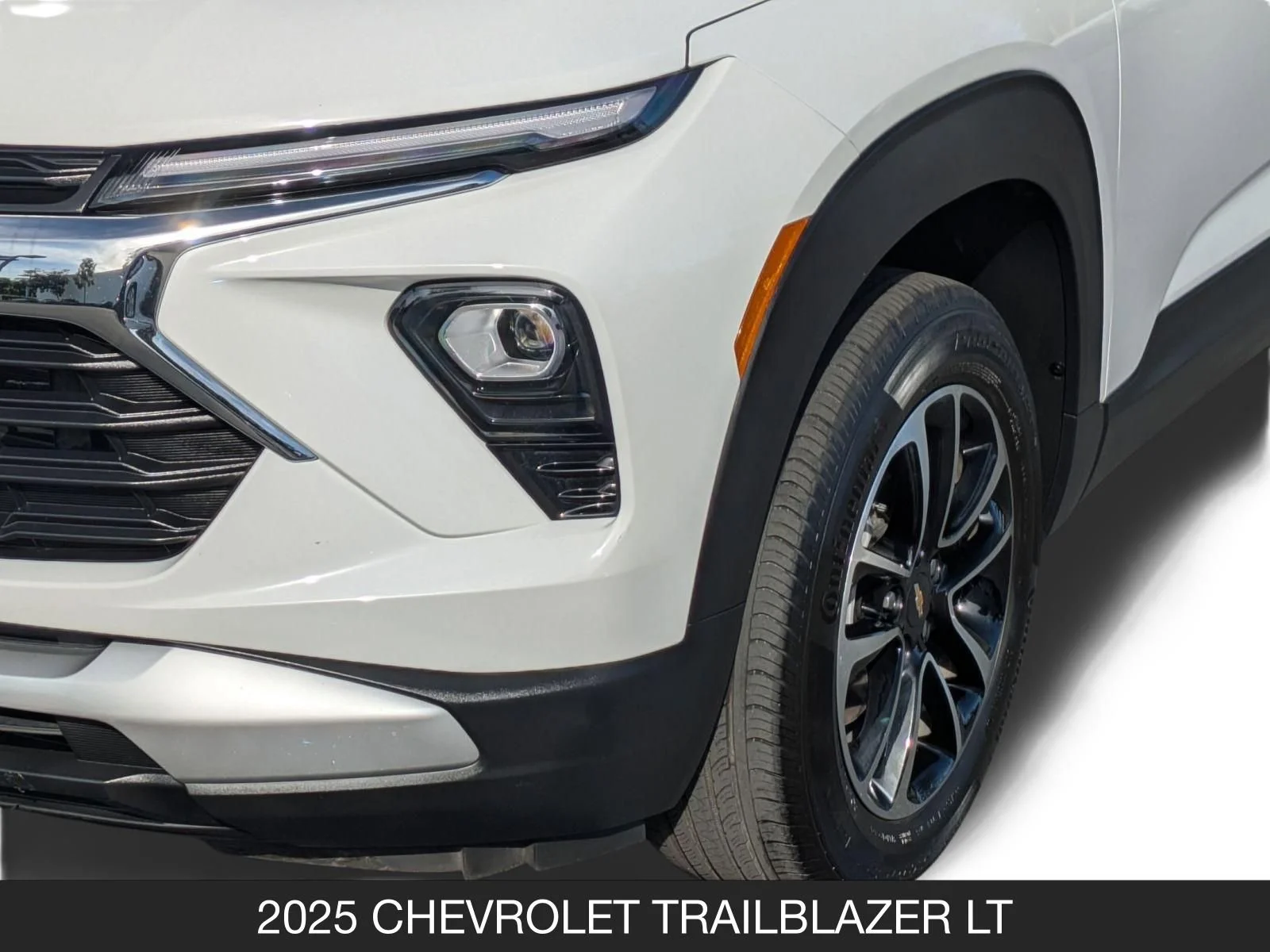 Used 2025 Summit White Chevrolet LT image 10