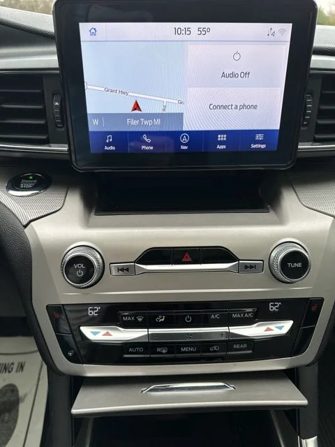 Used 2021 Black Ford XLT image 24