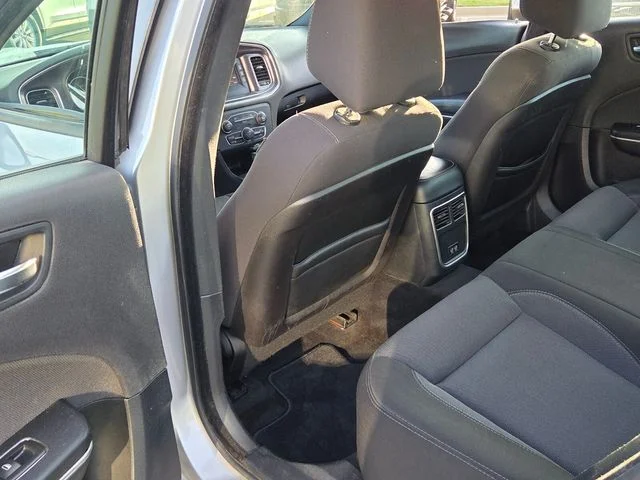 Used 2015 Silver Dodge SE image 7