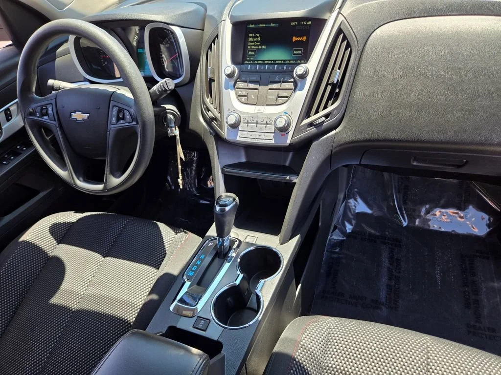 Used 2017 SUMMIT WHITE Chevrolet LS image 15