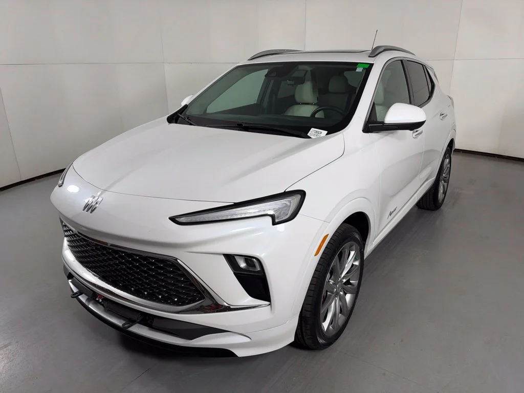 Used 2024 White Buick Avenir image 4