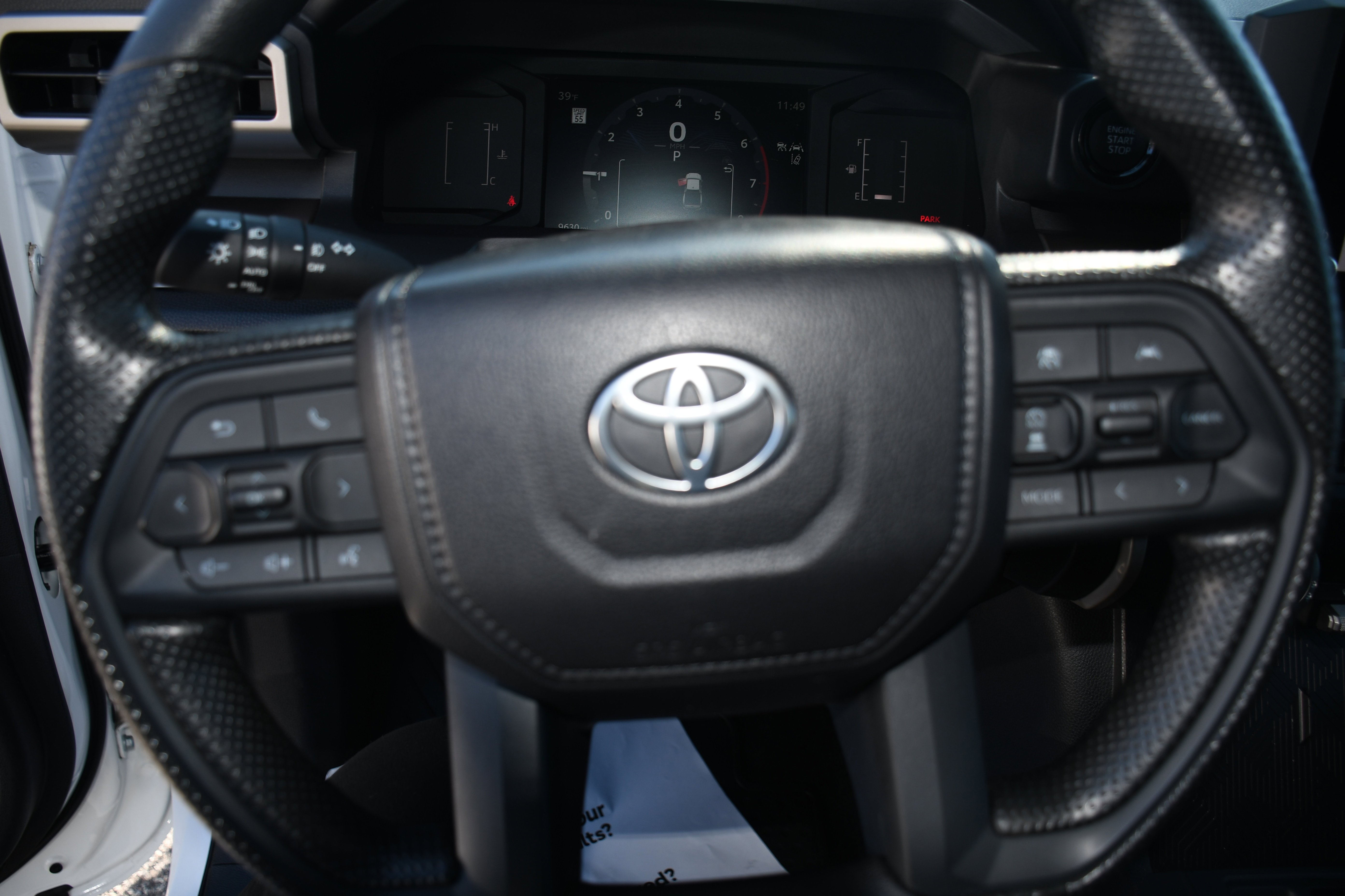 2025 Toyota Tacoma SR5 - Photo 12