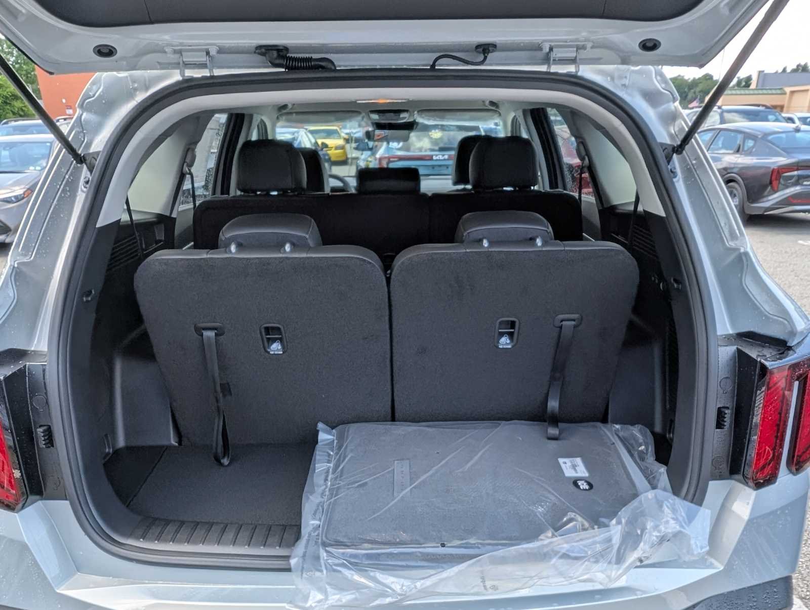 New 2026 Ivory Silver Kia S image 7