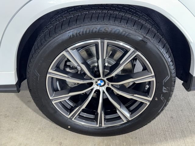 New 2027 Mineral White Metallic BMW xDrive40i image 25