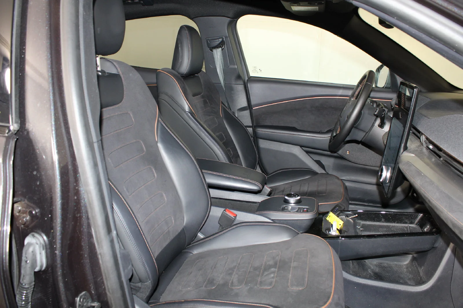 Used 2022 Gray Ford GT image 25