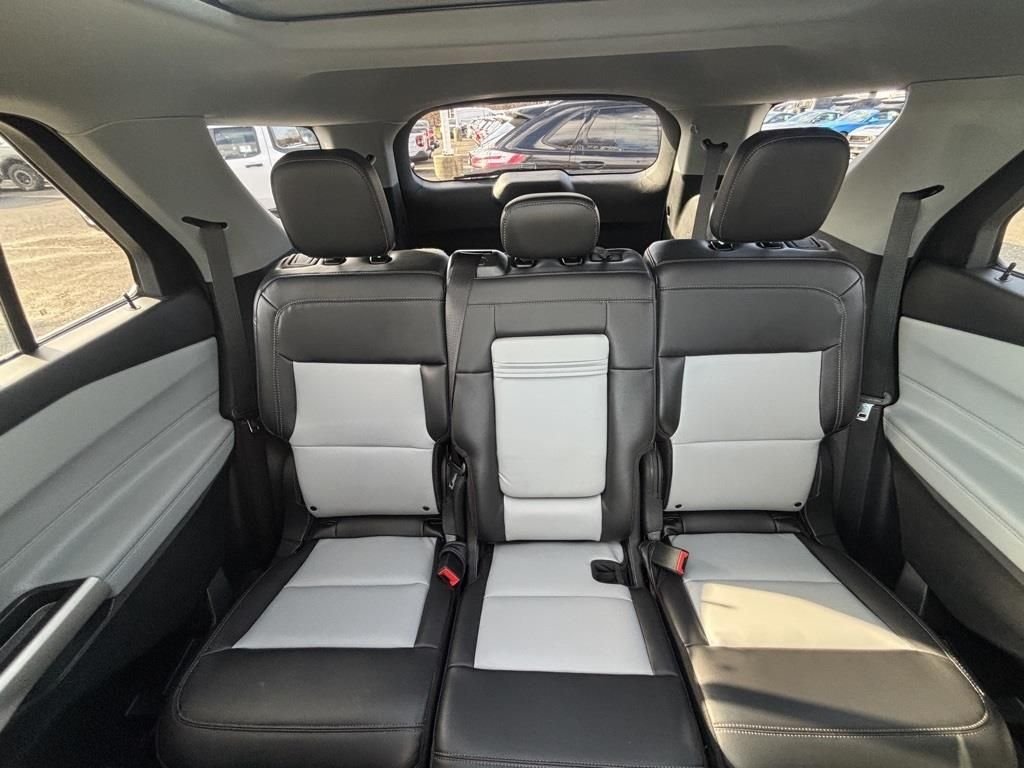 Certified Used 2022 White Metallic Ford XLT image 48