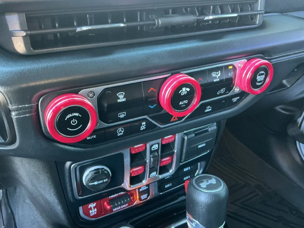 Used 2024 White Jeep Rubicon image 23