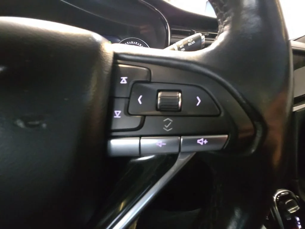 Used 2021 SATIN STEEL METALLIC Cadillac Premium Luxury image 19