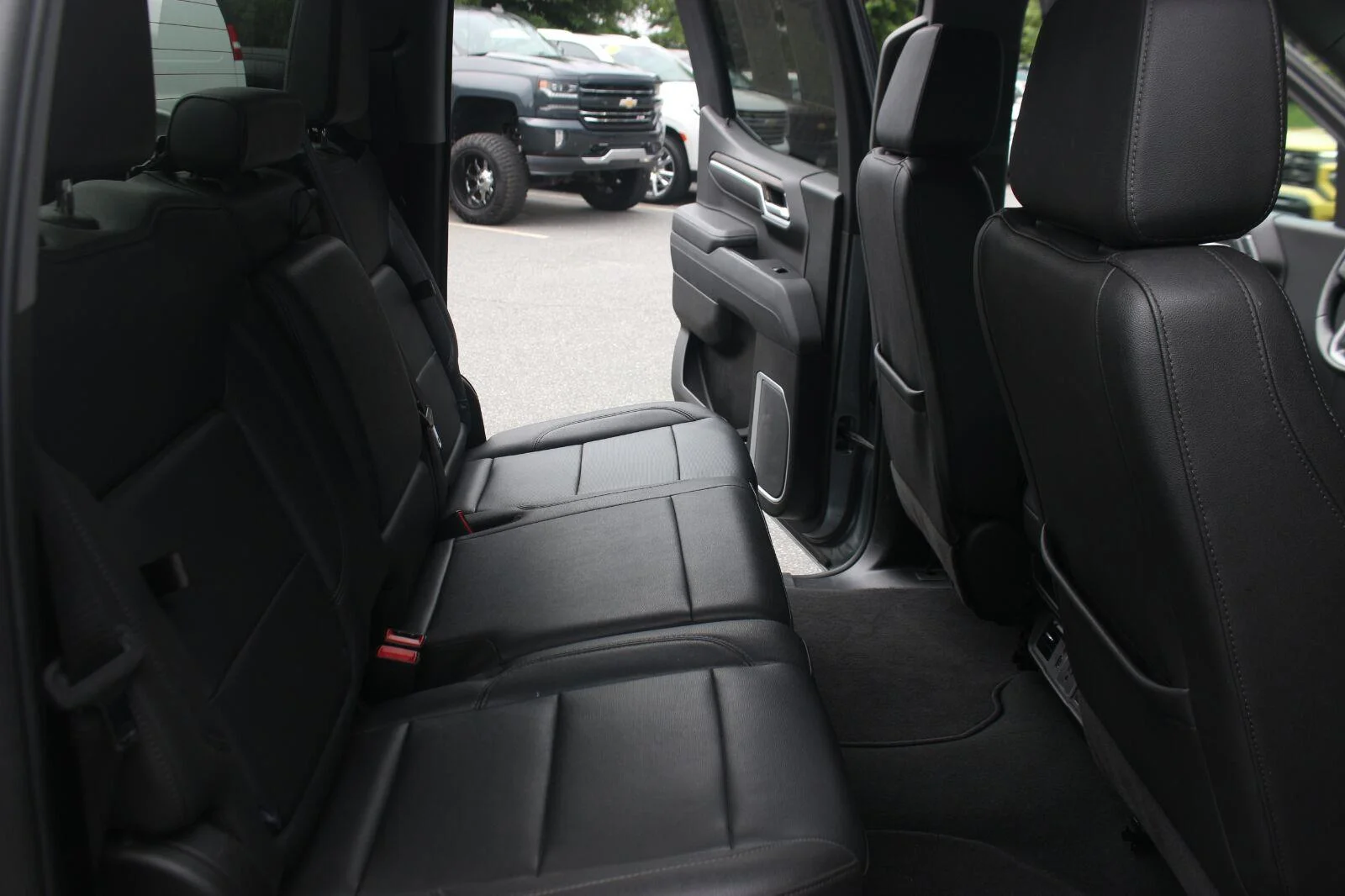 Used 2025 Sterling Metallic GMC SLT image 35