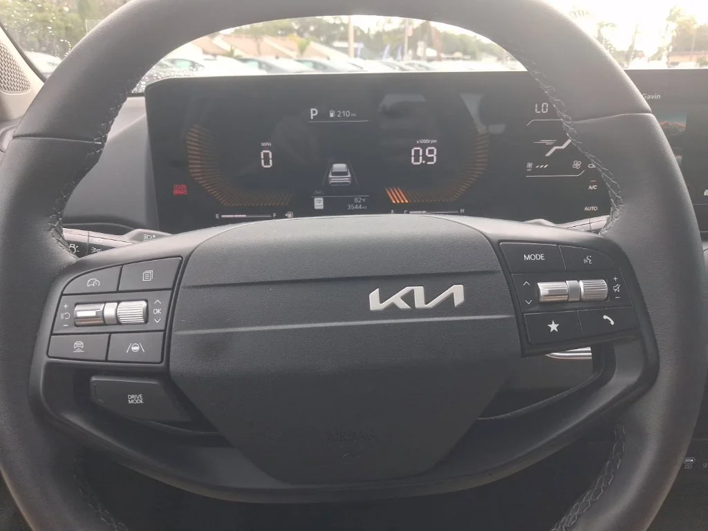 Used 2026 Black Kia EX image 28